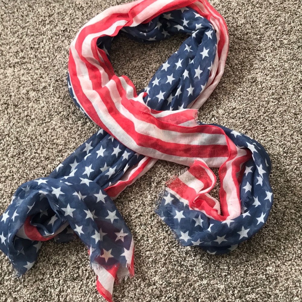American flag light wait scarf.